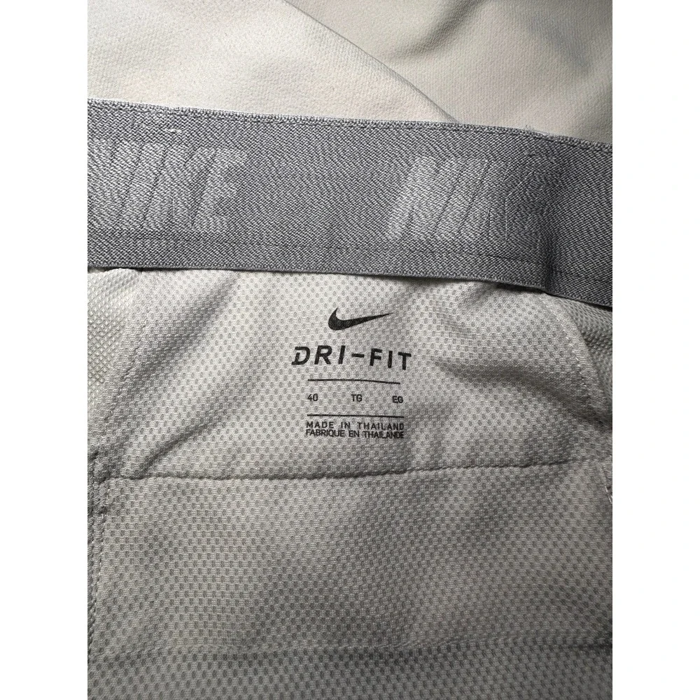 Nike Dri-FIT Mens Golf Shorts Light Gray Size 40 Stretch Performance Flat Front‎